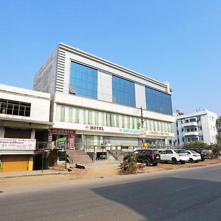 Oyo 11306 Ss Hotel Gorakhpur Luaran gambar