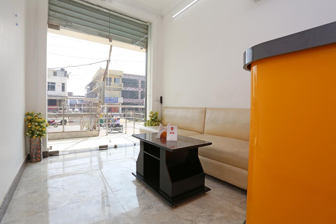 Oyo 11306 Ss Hotel Gorakhpur Luaran gambar
